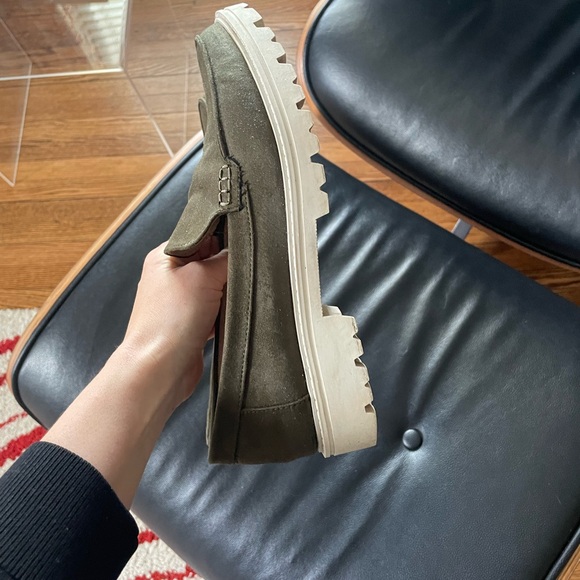 Green suede loafers (size 8.5) - Picture 5 of 6